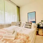 New, Central Studio With Garden Terrace And Much Privacy