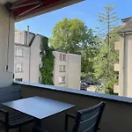 Bright And Practical Studio - Art 16