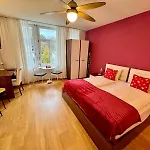 Central Zurich Stay