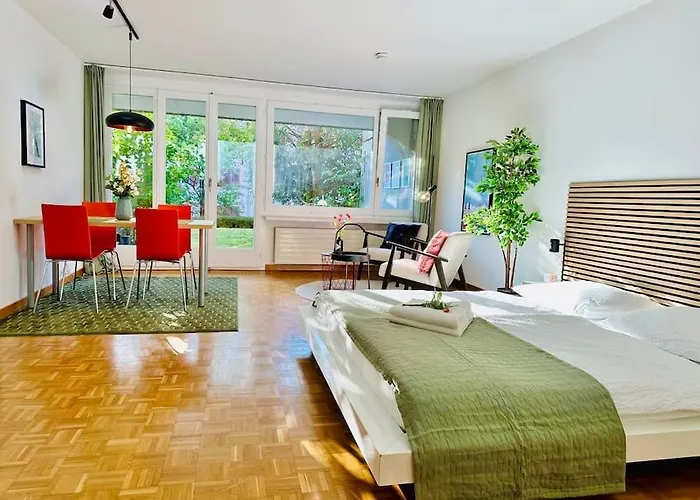 New, Central Studio With Garden Terrace And Much Privacy