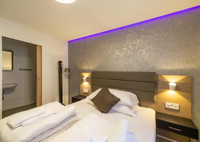 Hotel Sleep & Go Self-Check-In