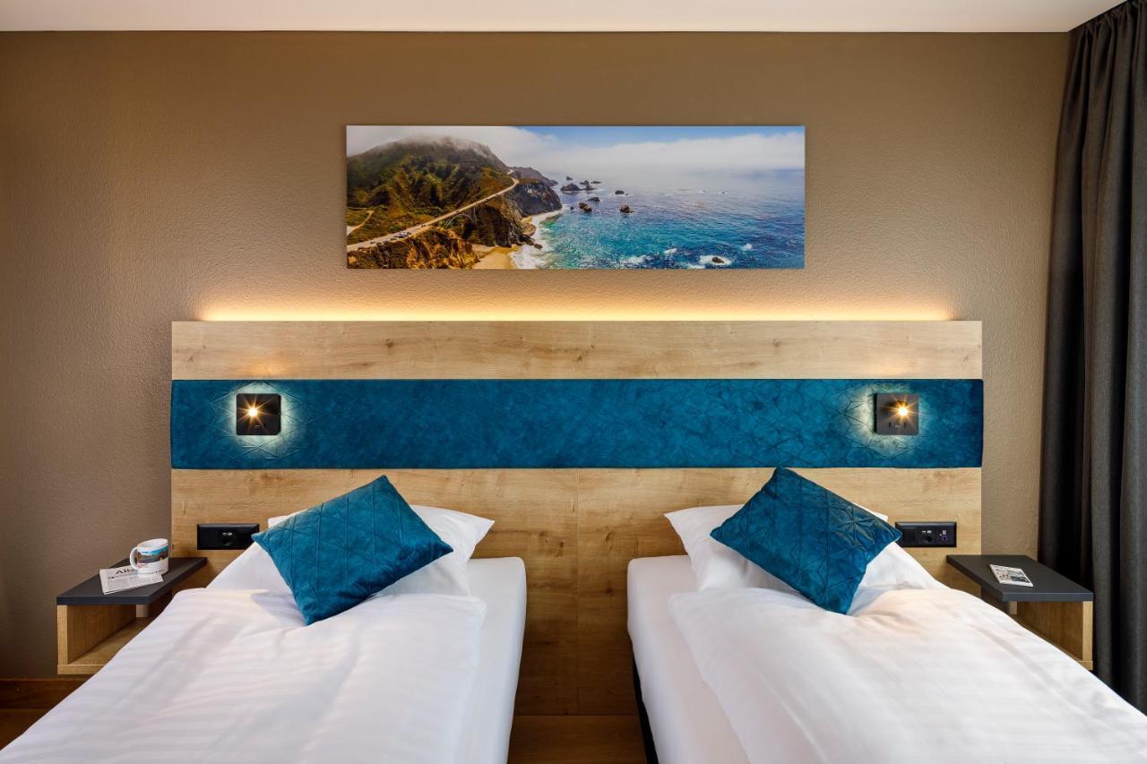 Hotel California 3*
