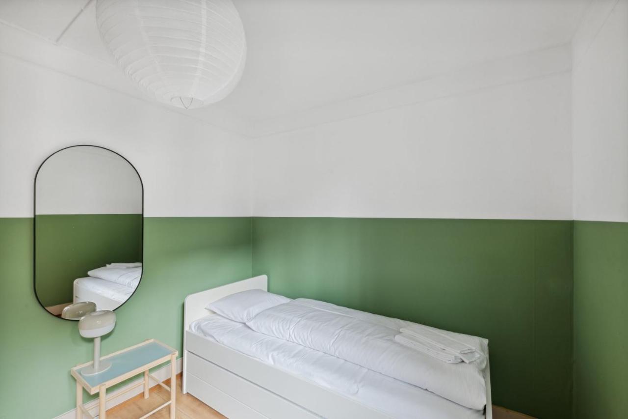 Centrally Located House With Garden Ferienhaus