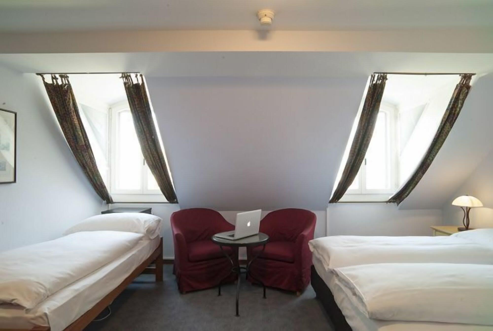 Montana Hotel 3*