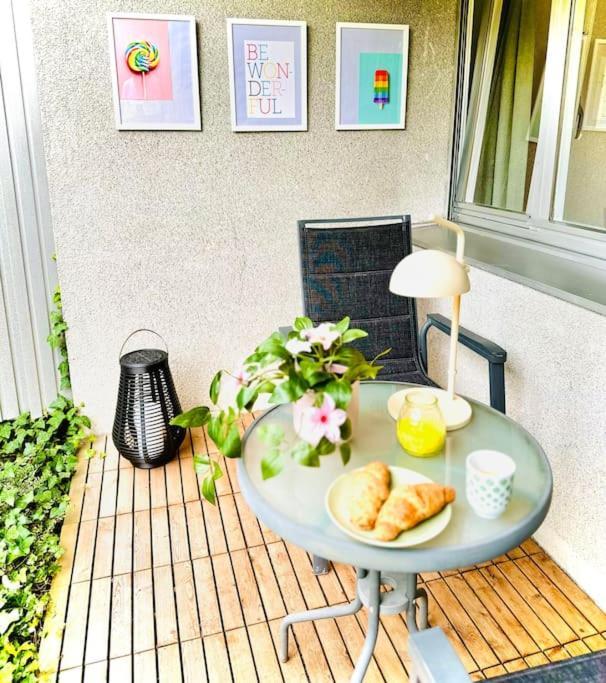 New, With Garden Terrace And Much Privacy Apartment *