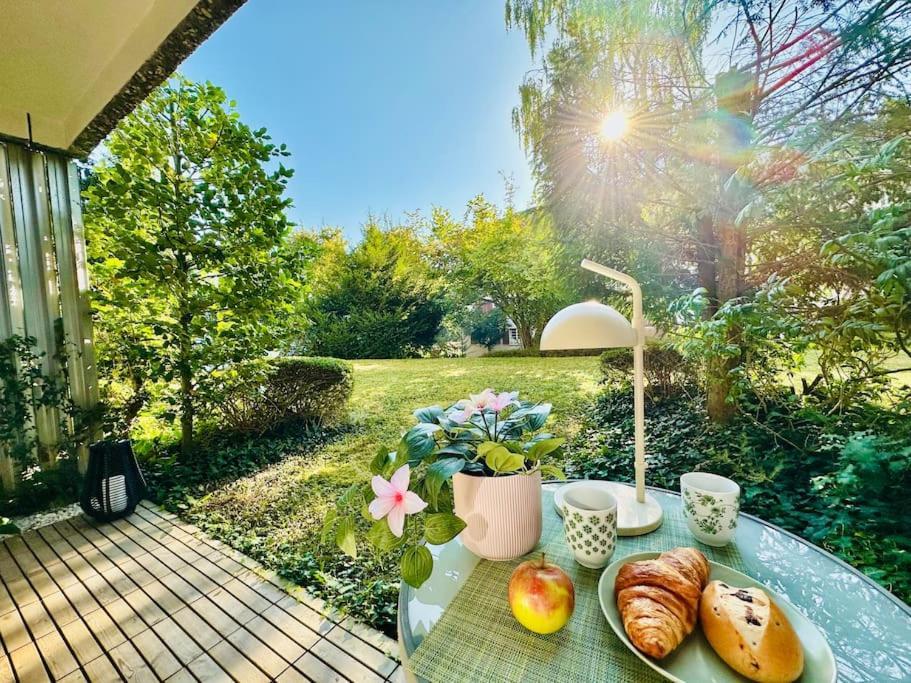 New, With Garden Terrace And Much Privacy *