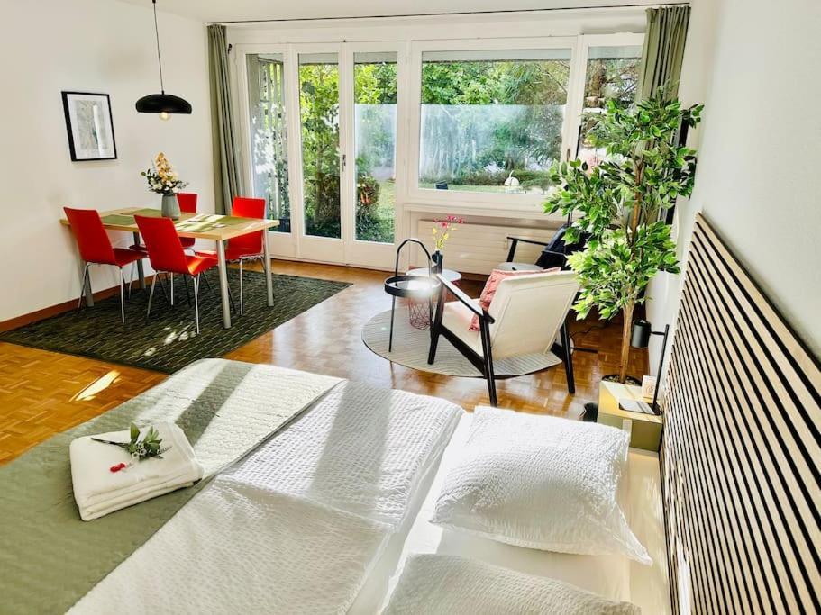Apartment New, With Garden Terrace And Much Privacy *