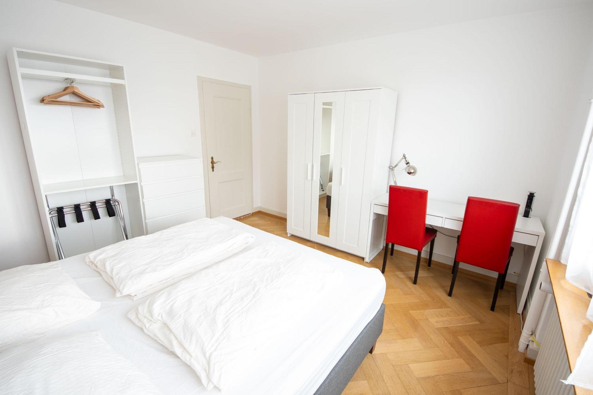Luegete 28, Witikon Apartment