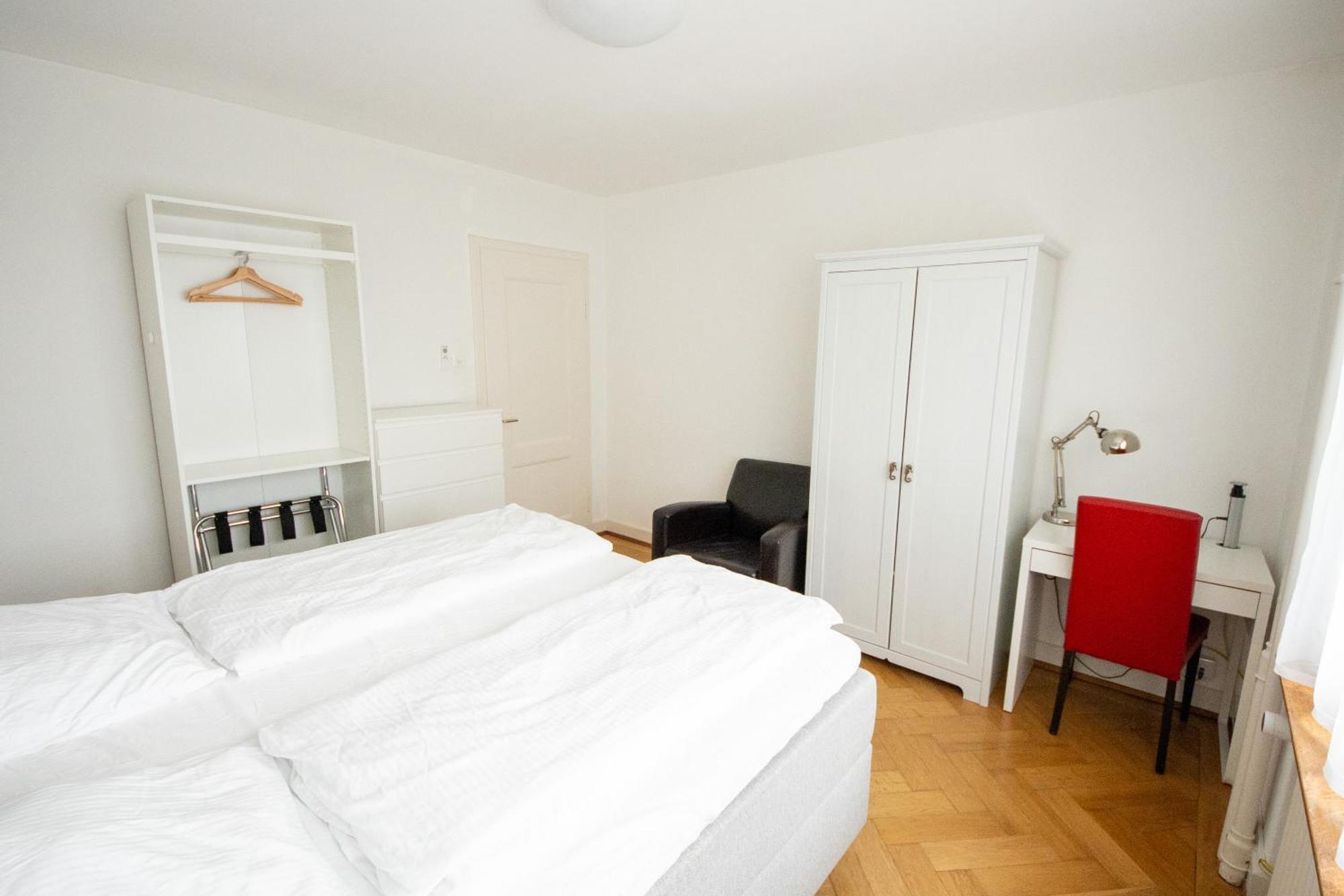 Luegete 28, Witikon Apartment