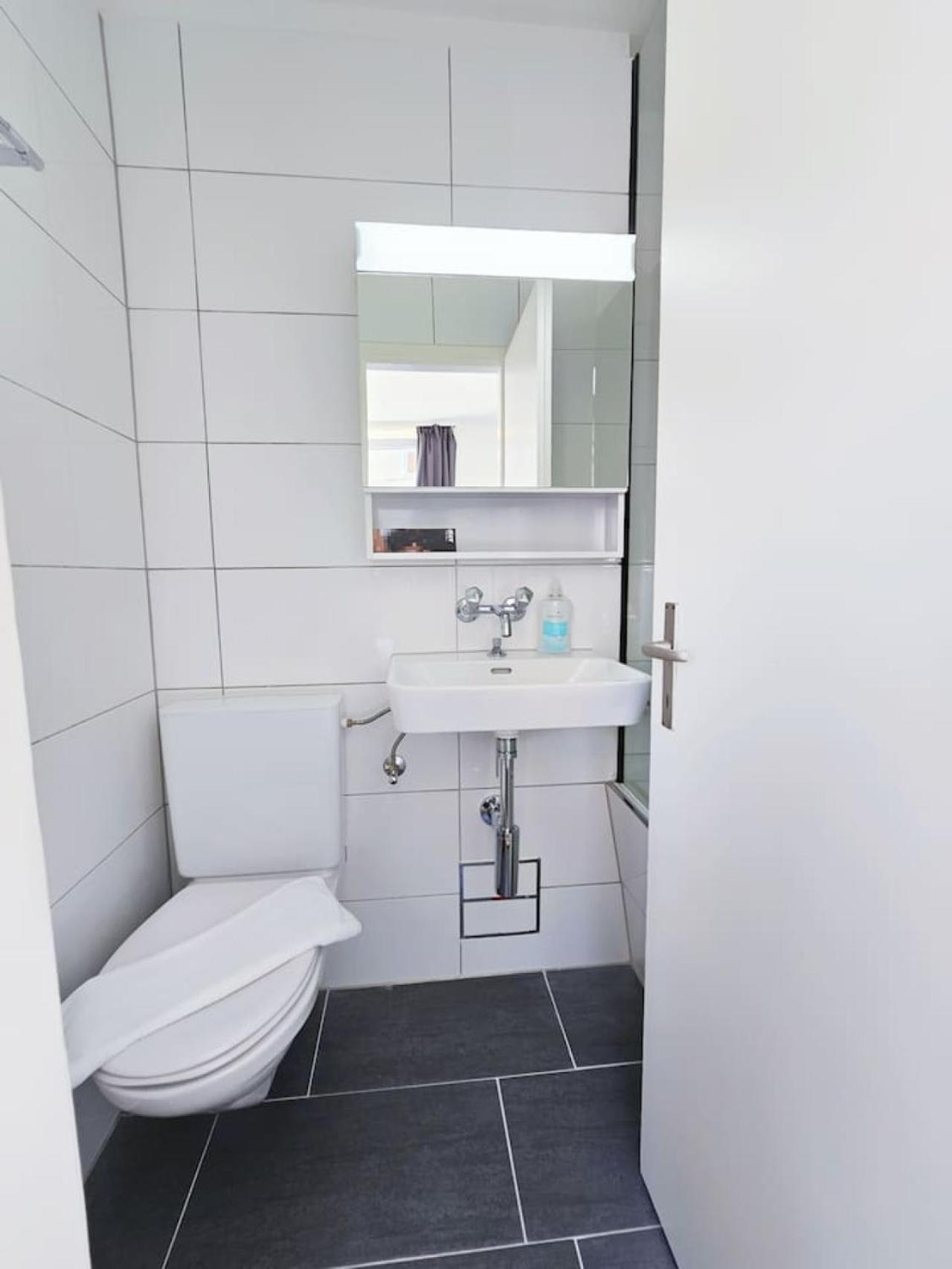 Urban Oasis With Queen Bed And View Be-38 Apartment Zürich