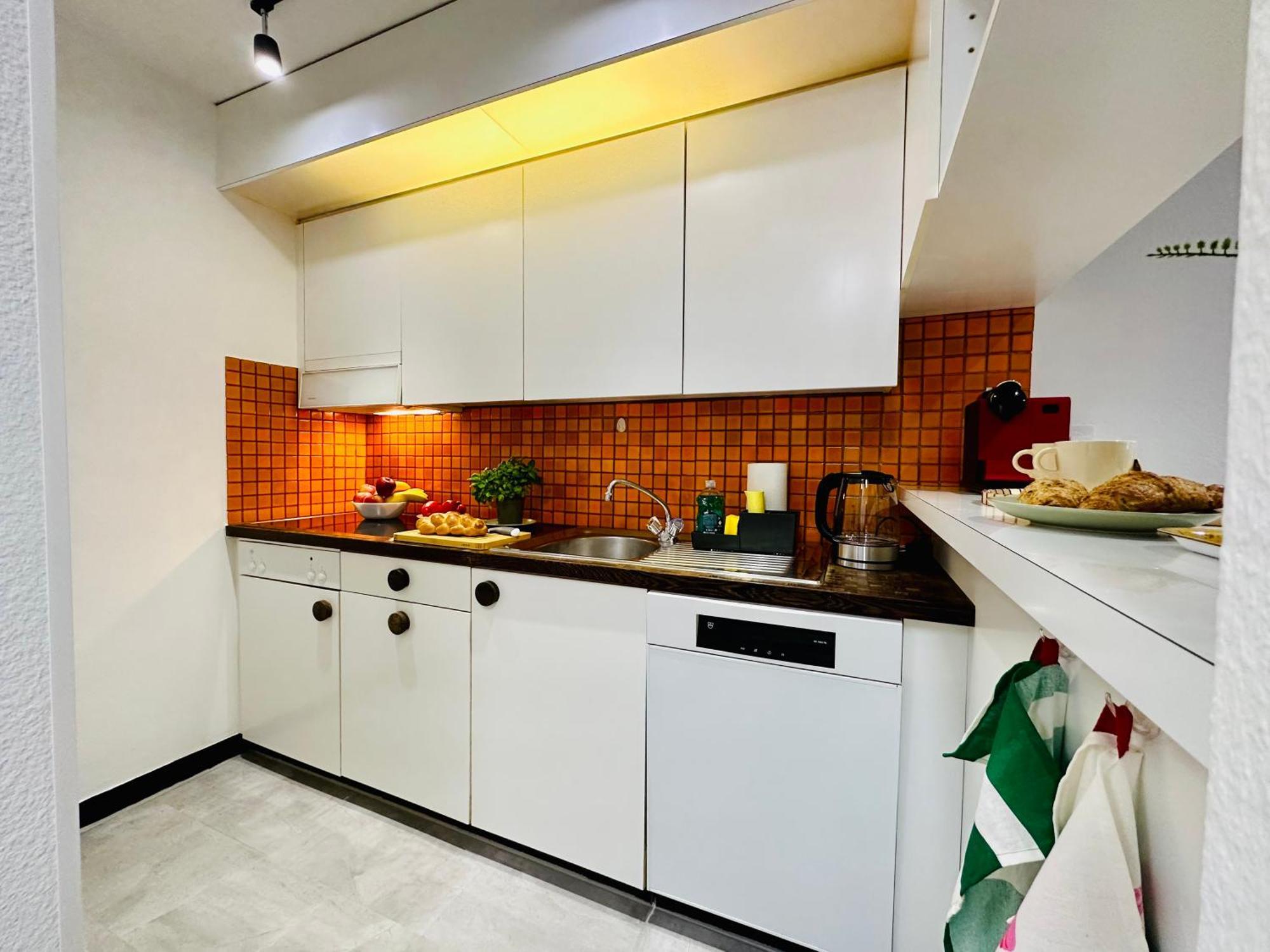 New, With Garden Terrace And Much Privacy Apartment