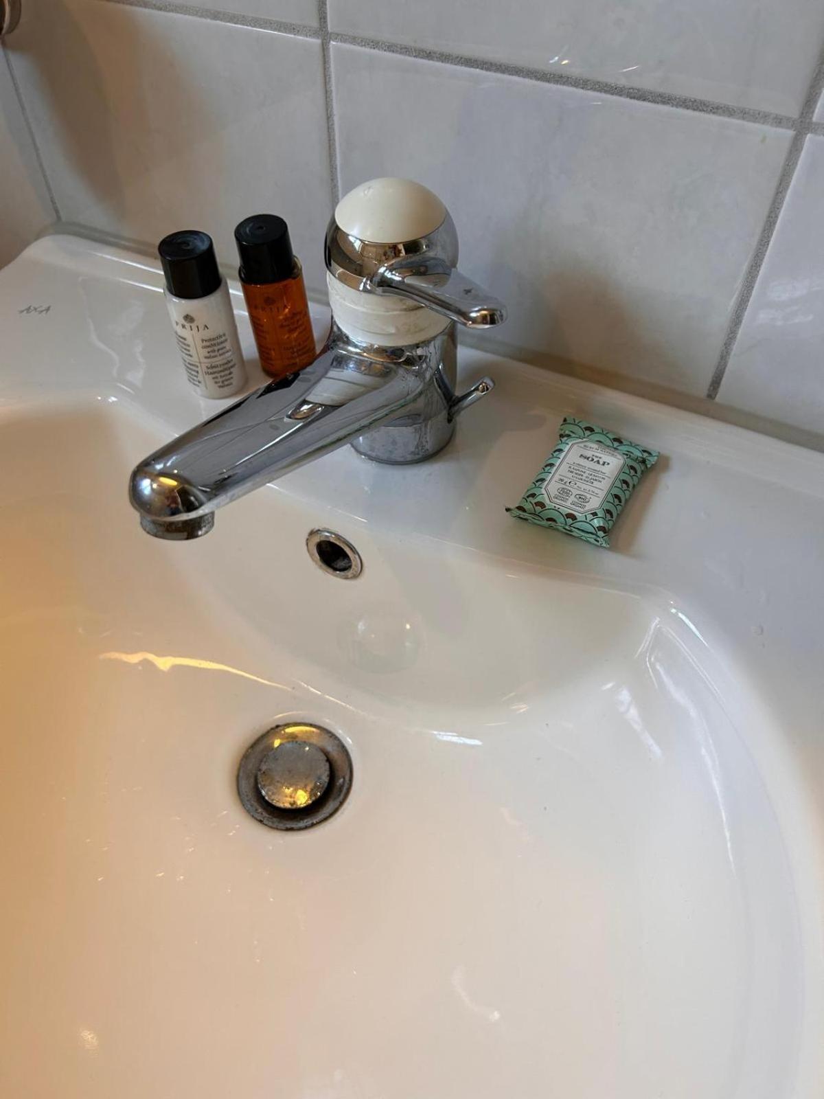 2 Mit Kueche Und Bad Apartment Zurich