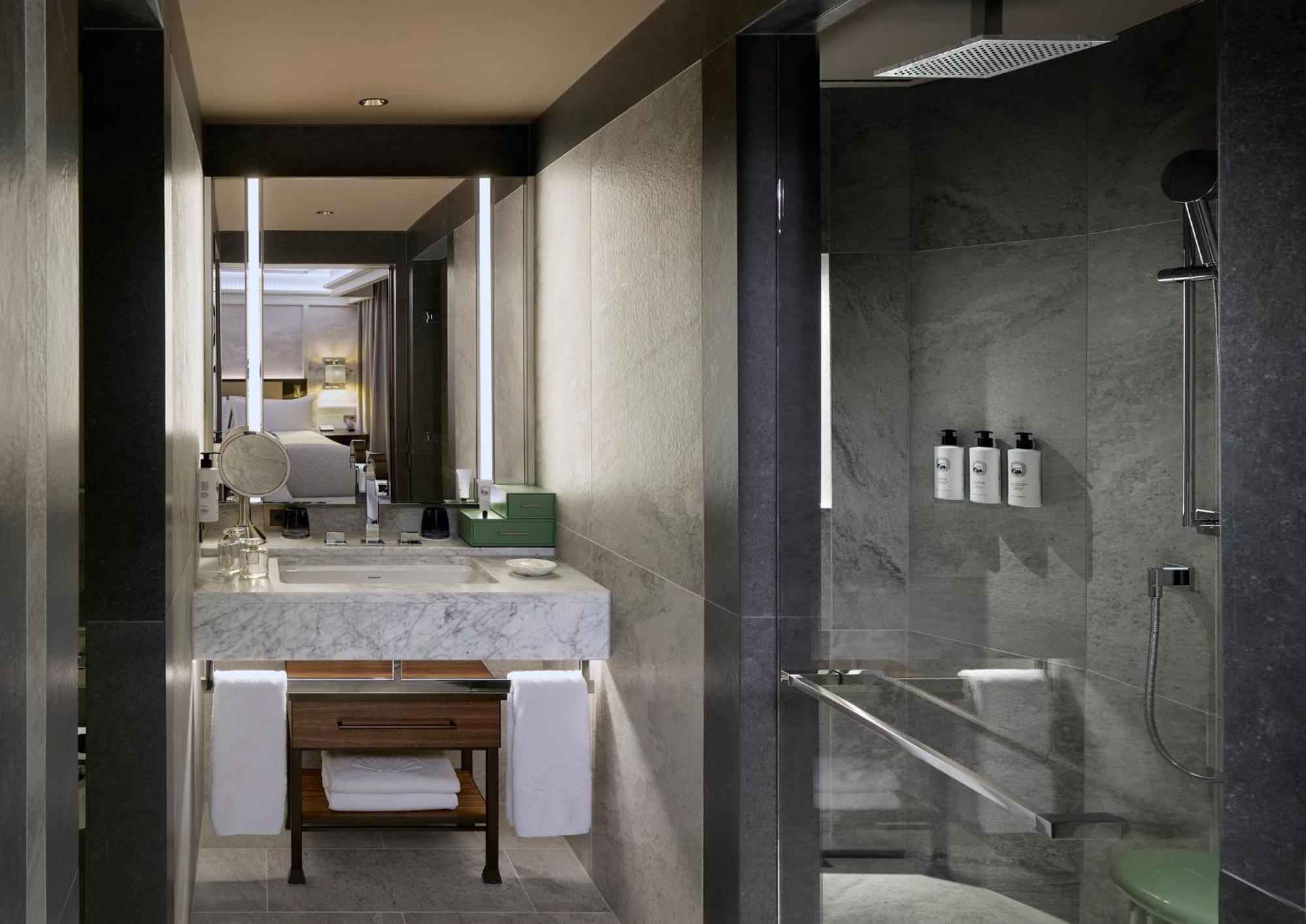 Hotel Mandarin Oriental Savoy, 5*