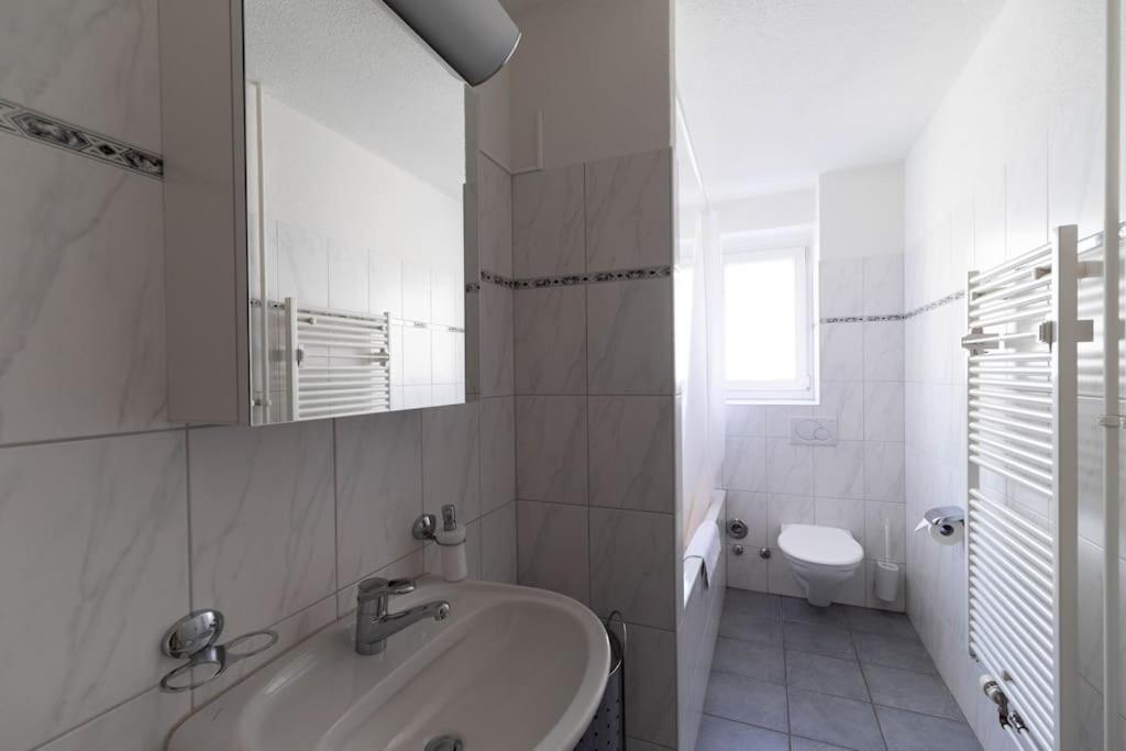 2 Bedroom Close To - D2 Apartment *