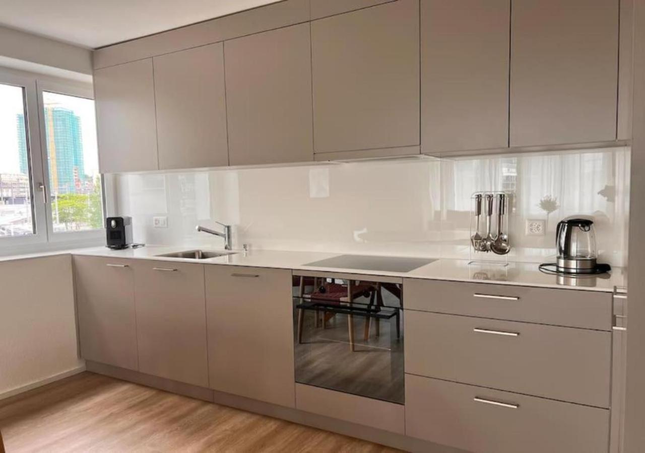 Apartment Moderne In Oerlikon! -201- Zürich