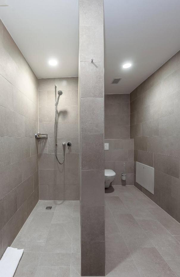 Wollishofen Station 2 Bedroom Luxury * Zürich