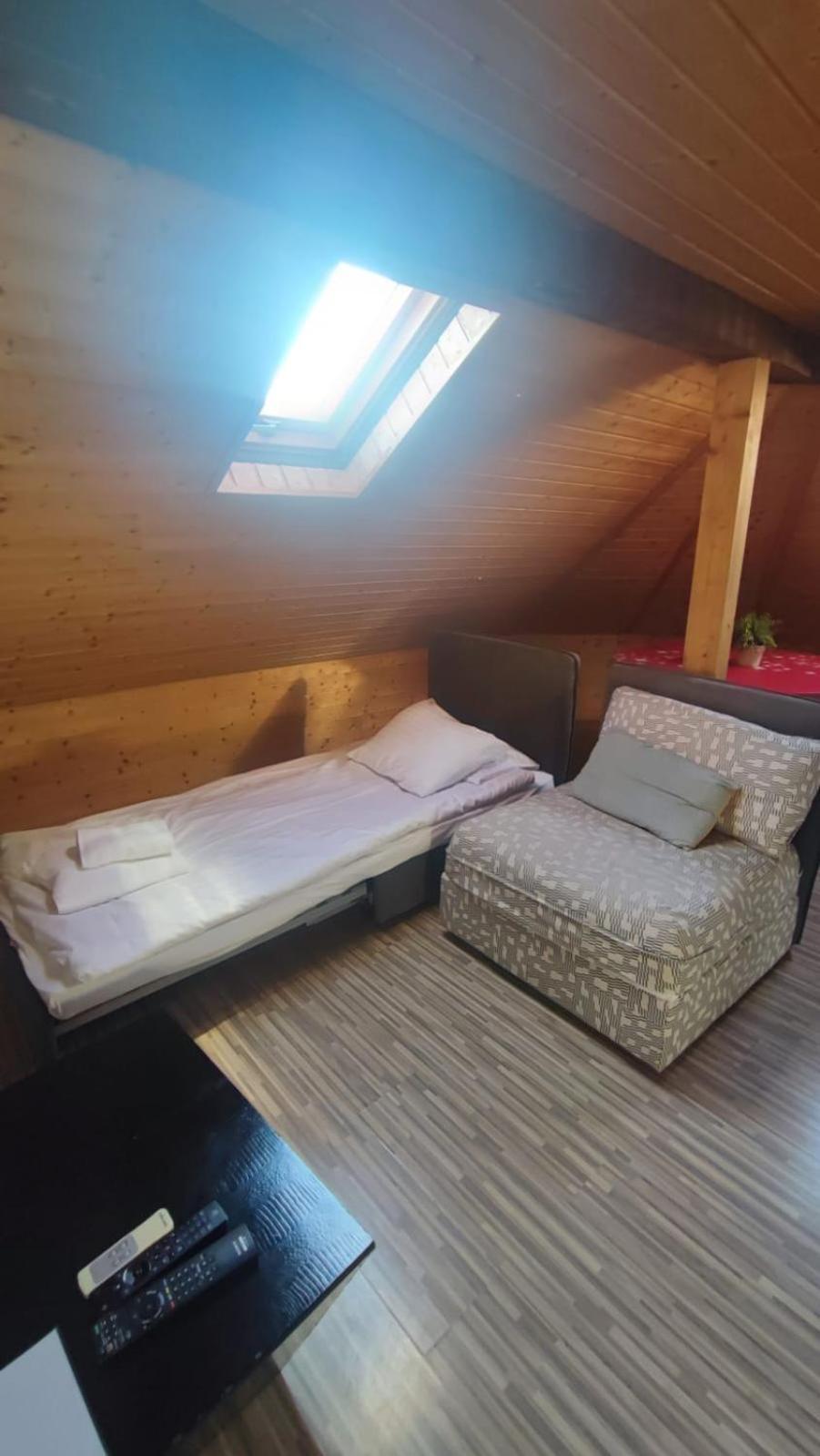 Attic Loft With Rooftop Terrace!