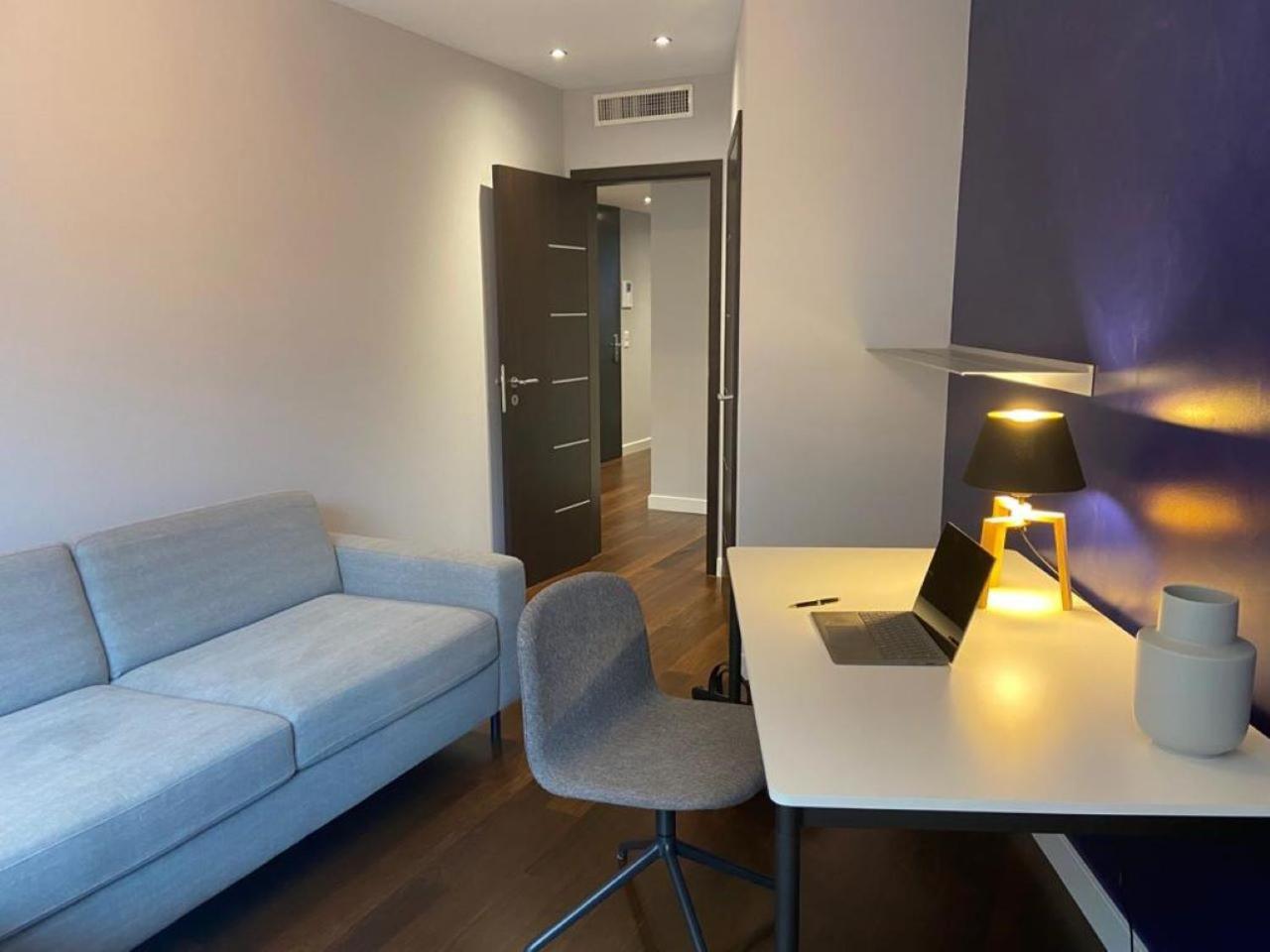 250sqm High End Apartment *