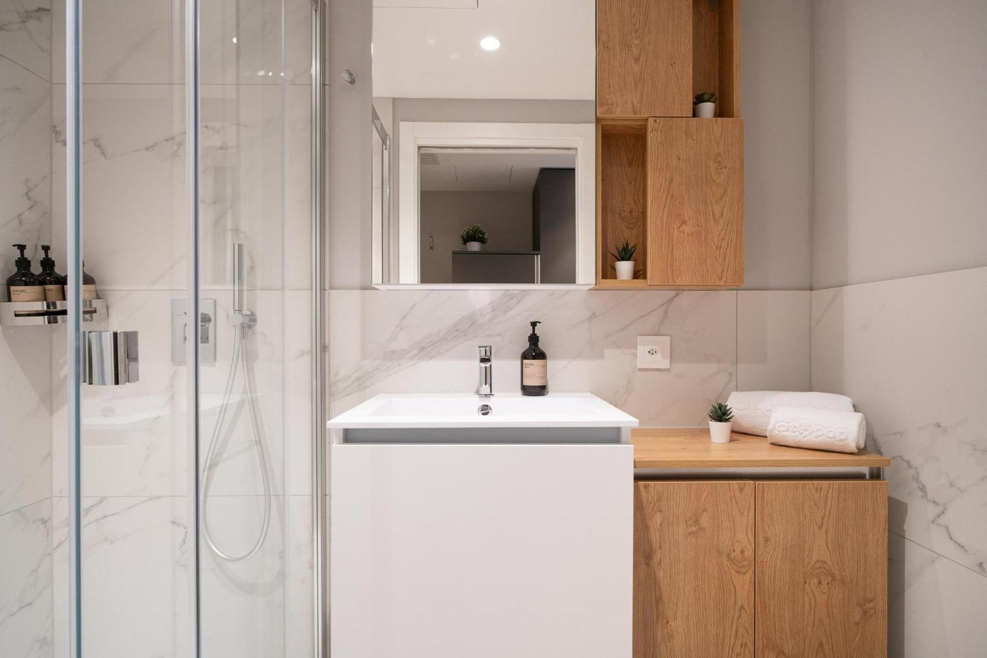 Apartment Pop 2night - Self Check-in Zurich