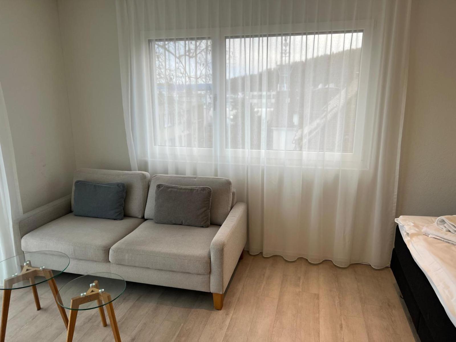 Apartment Stunning With Balcony, Center Bernina 43 - Self Checkin Zürich