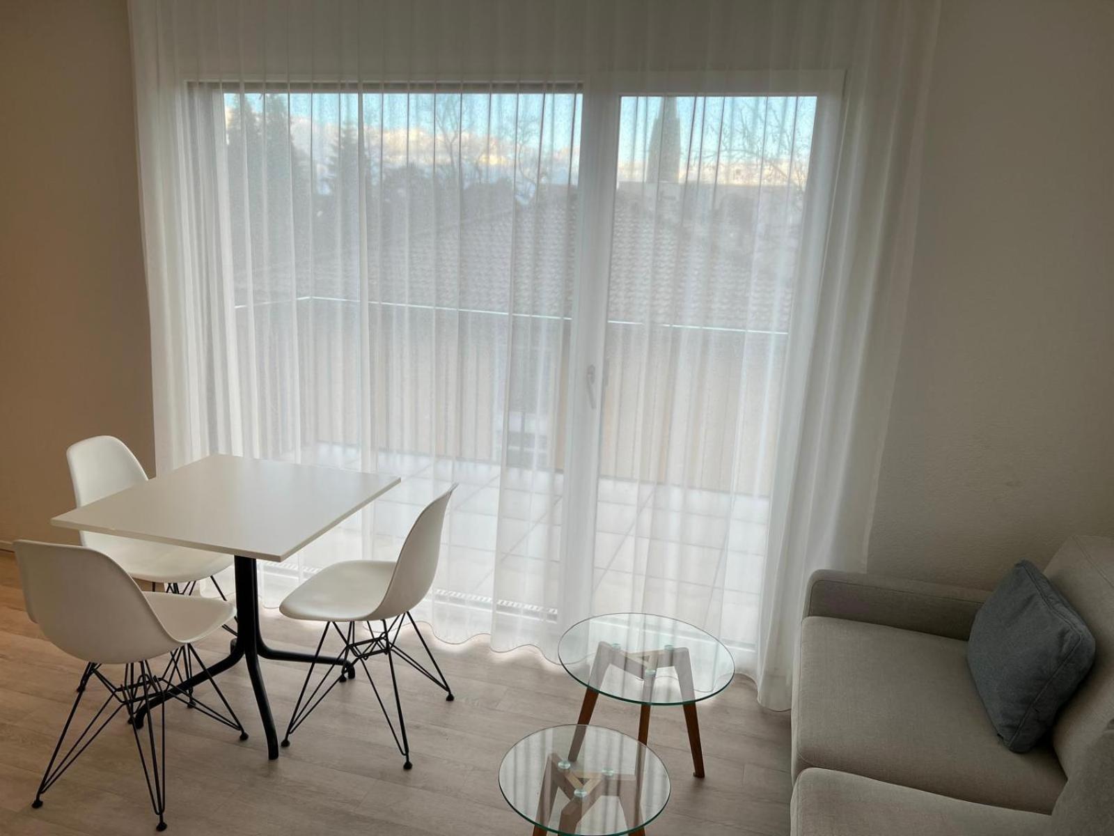 Stunning With Balcony, Center Bernina 43 - Self Checkin Apartment Zürich