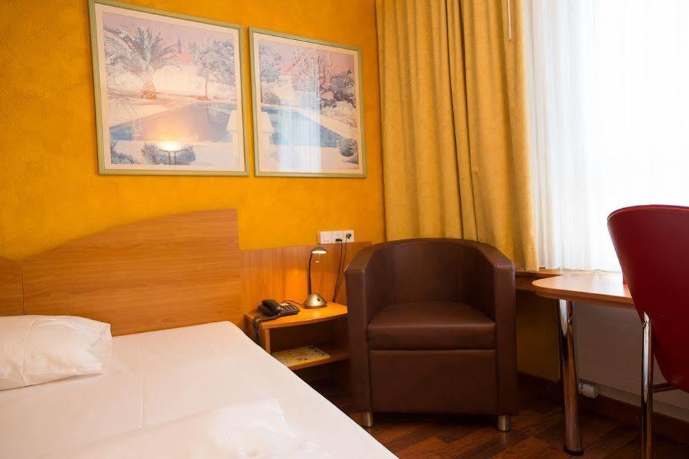 California Hotel