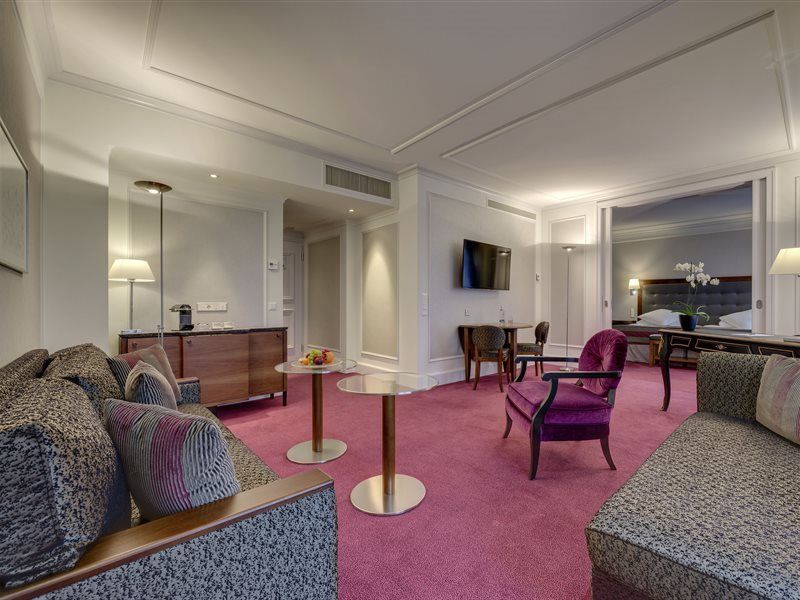 Schweizerhof Hotel 5*