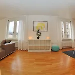 Amazing 2Br Near Lake - Lava