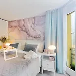 Boutique Design-Suite-Apartment At Best Central Location