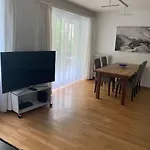 2 Bedroom Apartment Near Lake And City Centre - D5