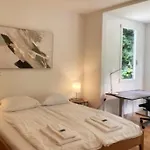 Fantastic 2 Bd Flat - Duke1