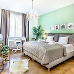 Boutique Swiss Apartment - Ac & Best Location