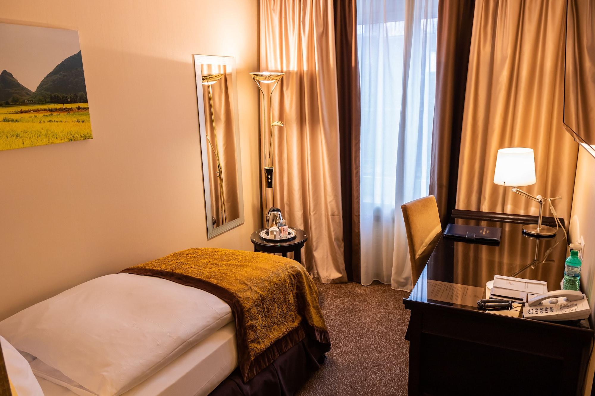 Hotel St.gotthard 4*