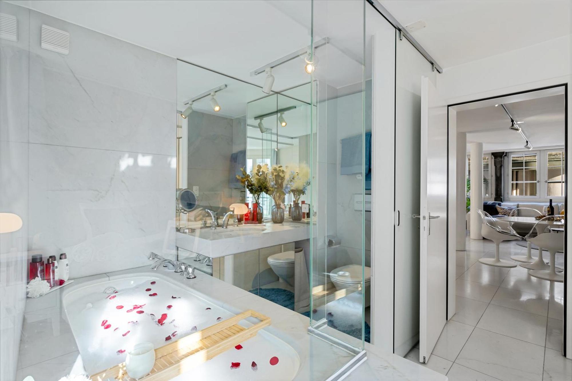 Apartment Boutique Design-suite-apartment At Best Central Location *