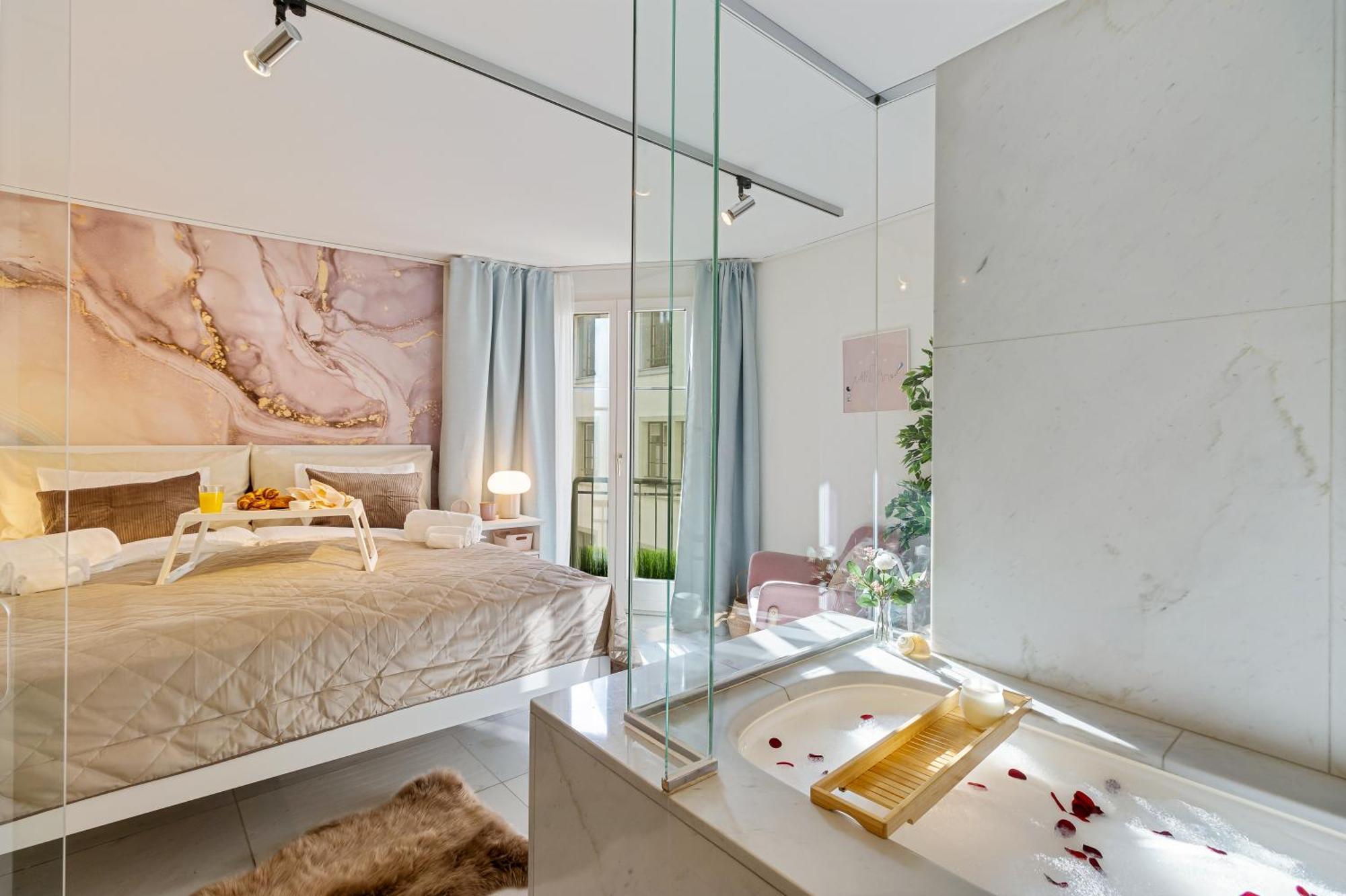 Boutique Design-suite-apartment At Best Central Location