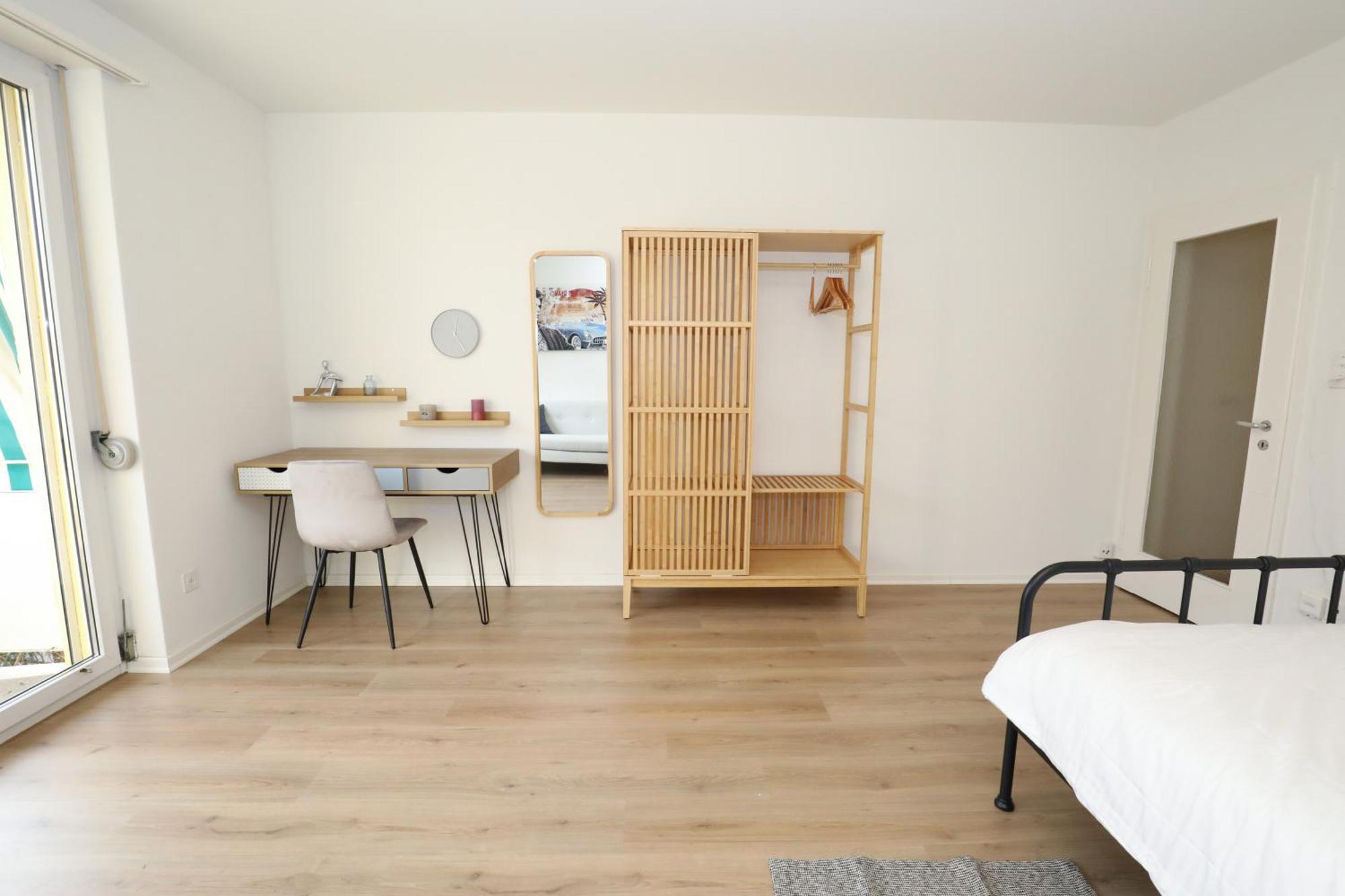 Spacious Parkside In With Balcony