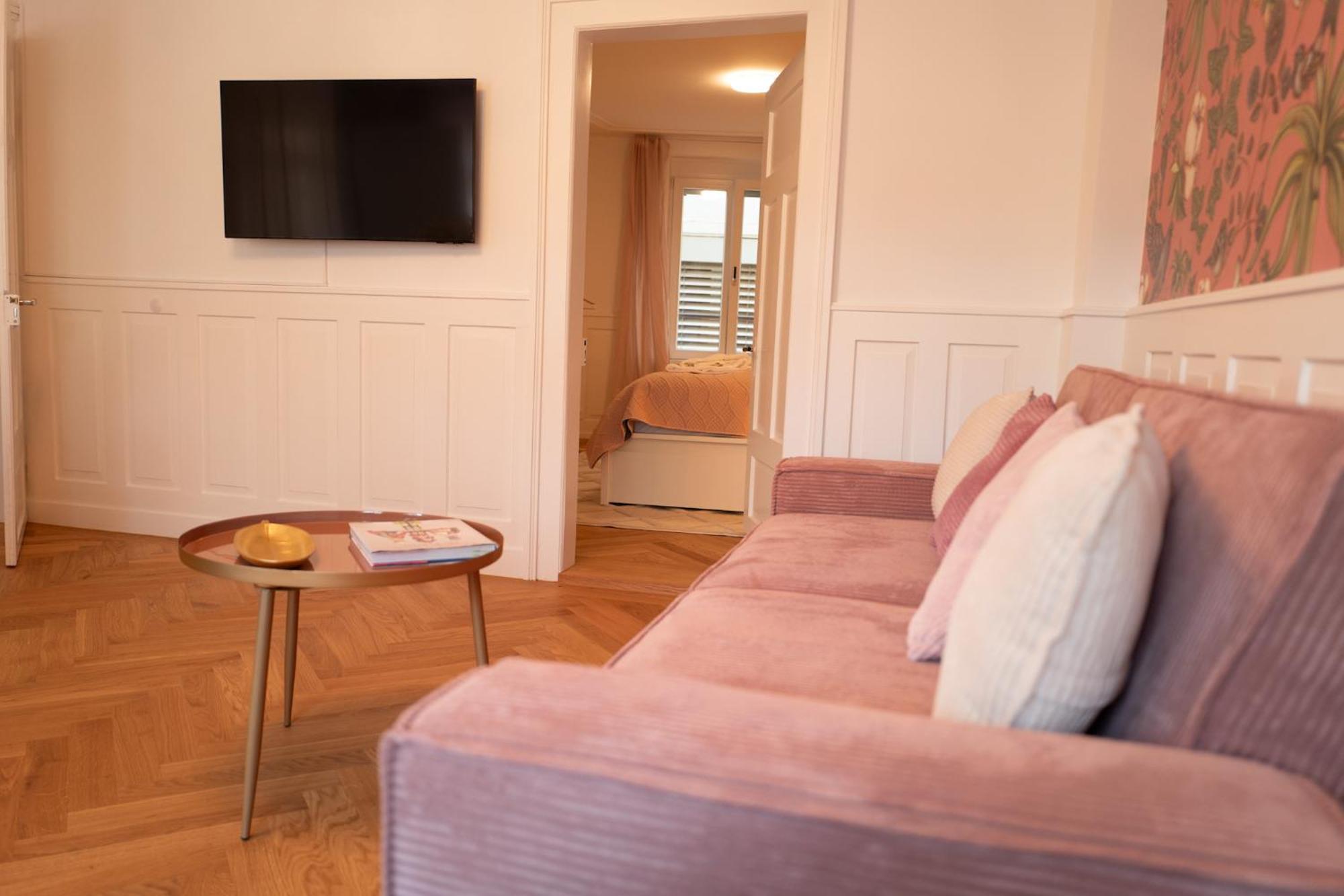 Rose Apartment *