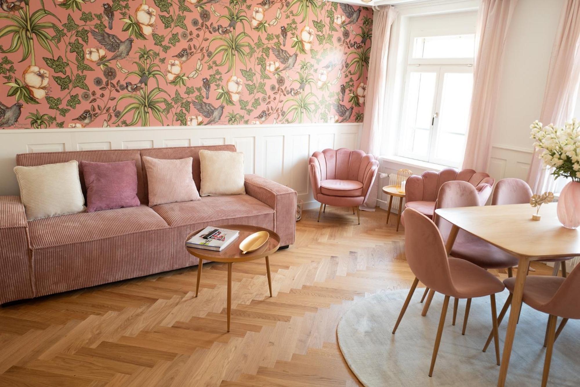 Rose Apartment