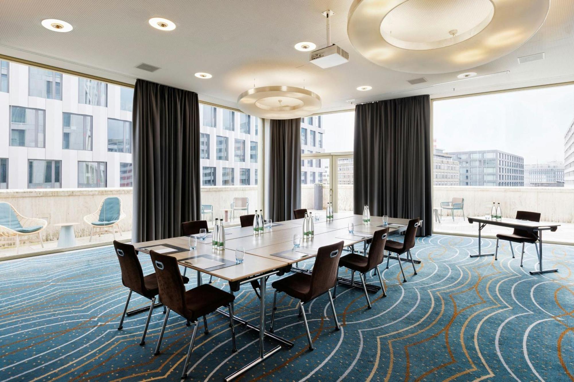 Hotel Renaissance Tower Zurich