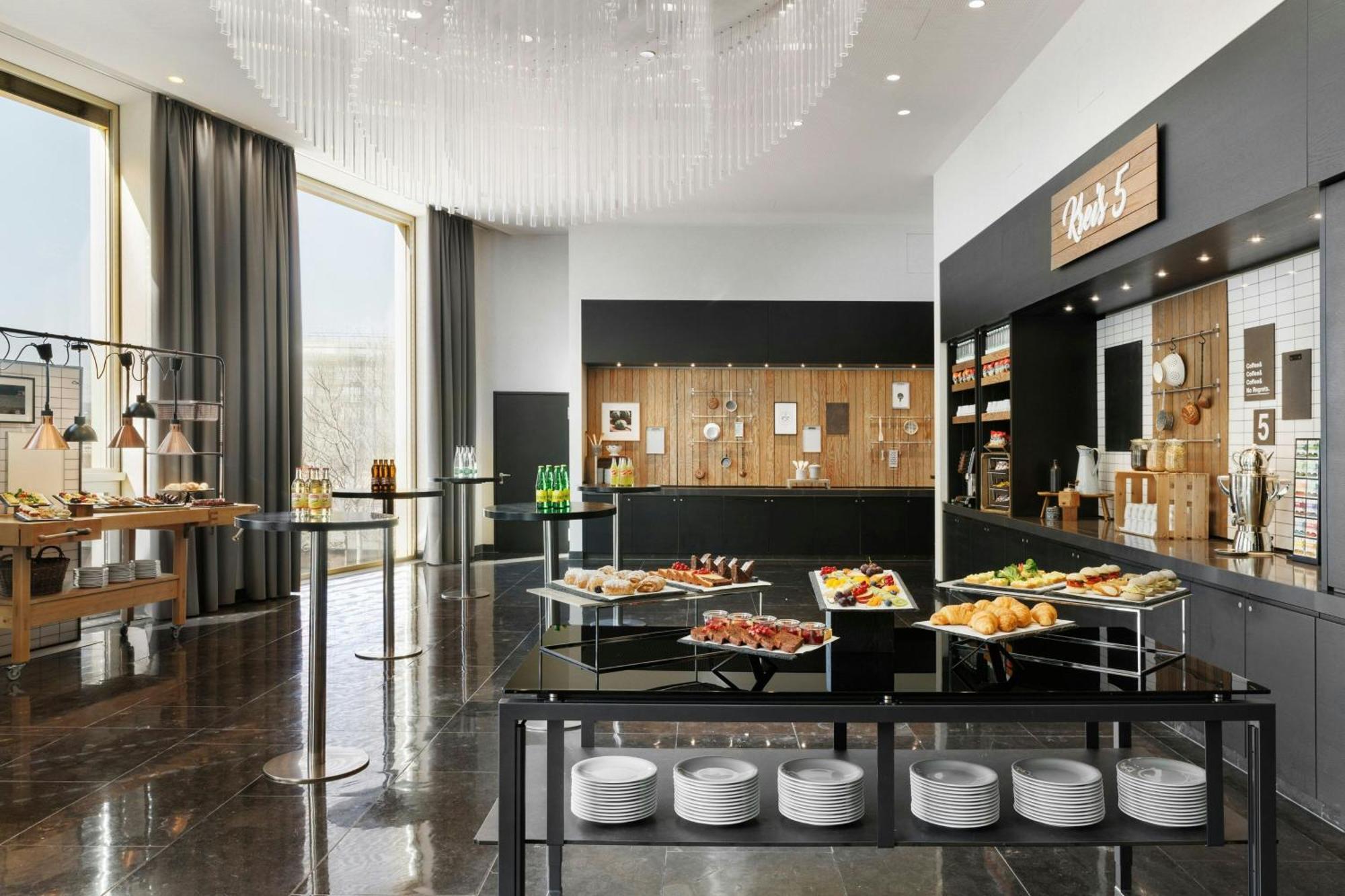 Renaissance Tower 5* Zurich