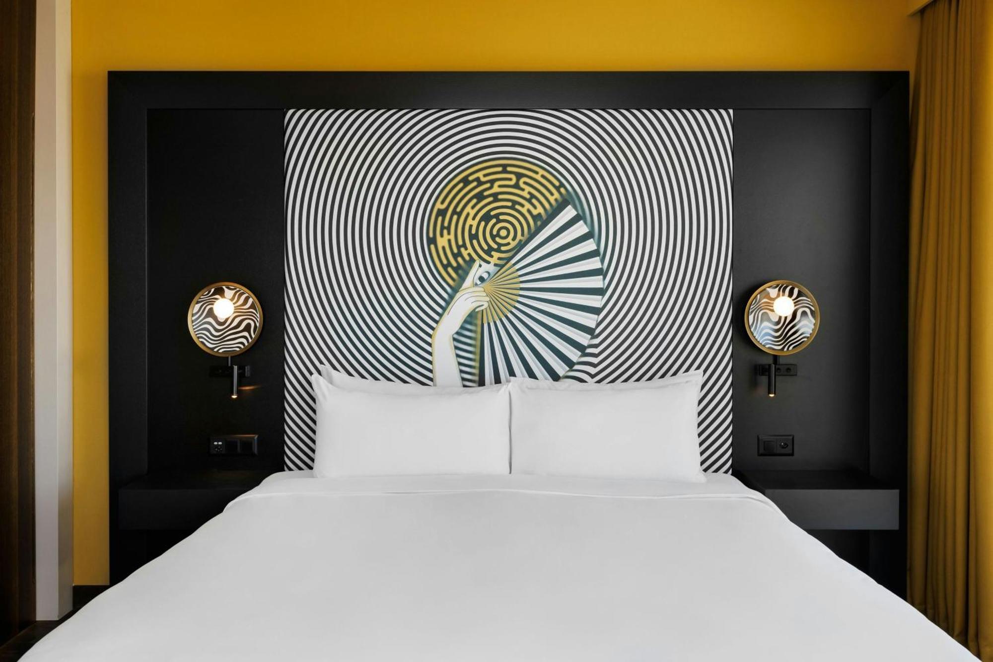 Renaissance Tower 5*