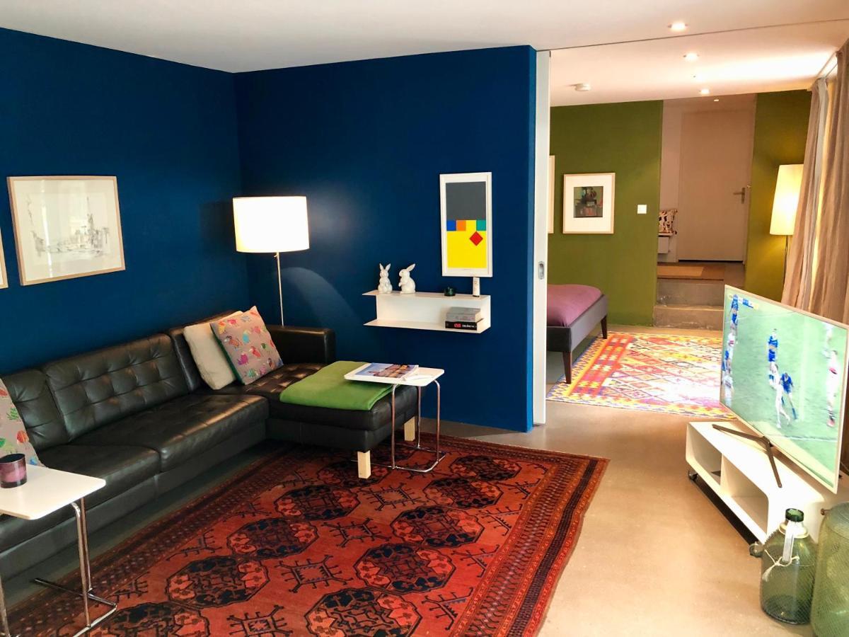 Apartment Eclectic Garden In A Quiet Residential Area Zurich