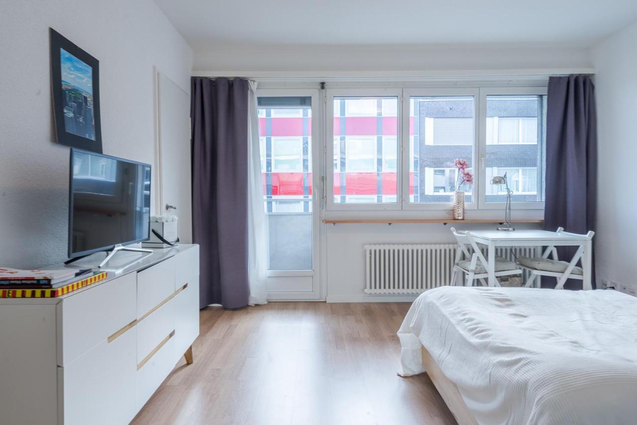Studio In The Heart Of *